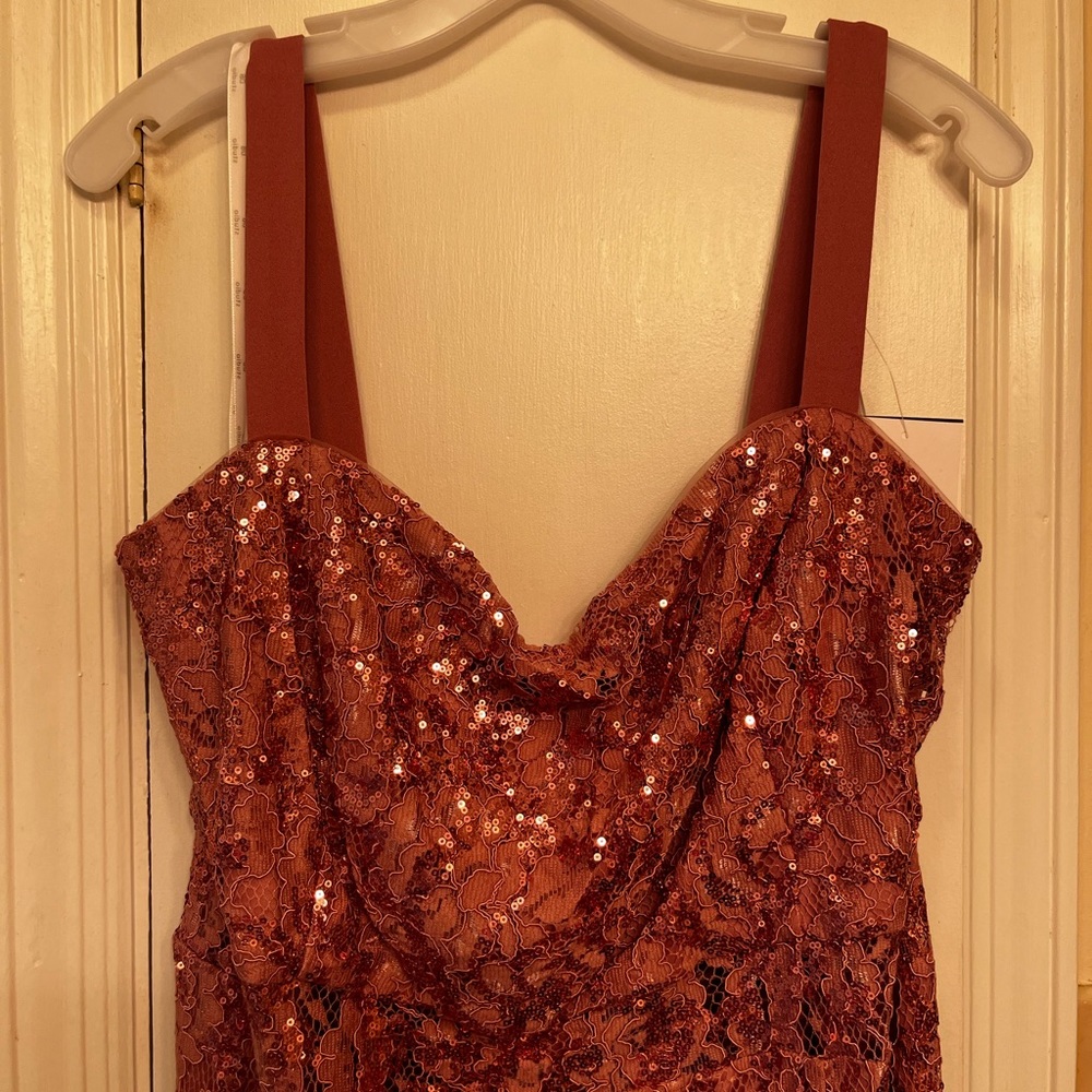 Square neck long lace dress with illusion waist